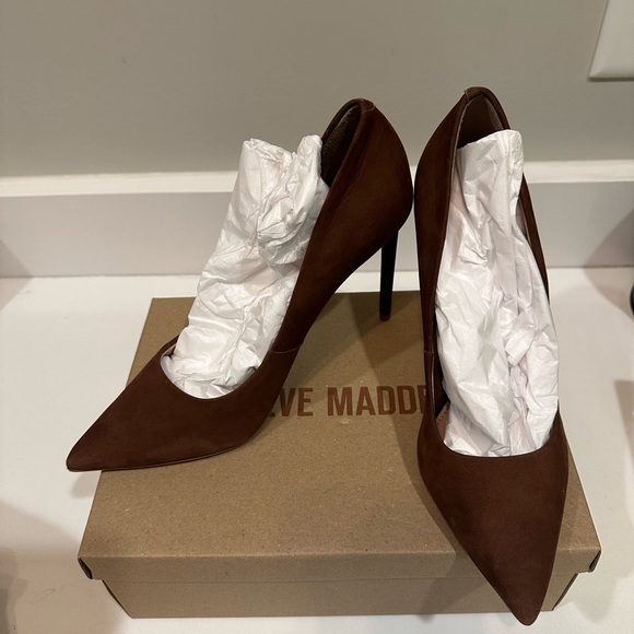 Brown Steve Madden Heels / Size 9 - Picture 2 of 3